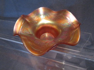 lot 113 image: Carnival Glass Bowl - With Mulberry
