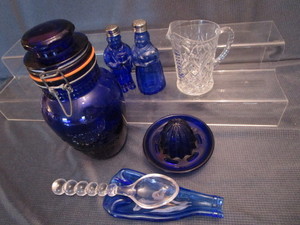 lot 115 image: Cobalt Kitchenwares w Vintage