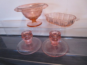lot 121 image: Pink Depression Glass