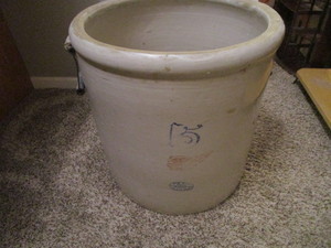 lot 158 image: Red Wing 15 Gallon Crock