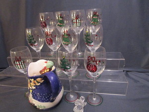 lot 160 image: Christmas Stems, Noritake Pitcher, Mikasa Stopper