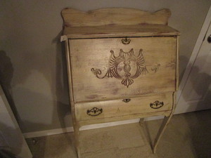 lot 15 image: Vintage Drop Front Desk