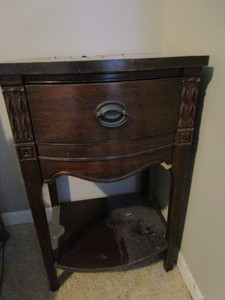 lot 170 image: Lamp Table - Duncan Phyfe Style