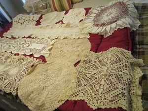 lot 176 image: Crocheted Doilies