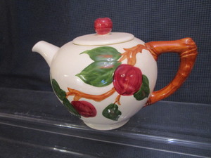 lot 208 image: Franciscan Apple Teapot