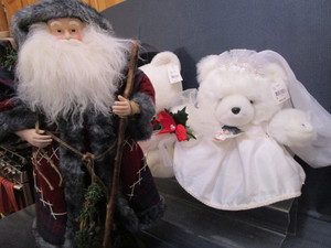 lot 213 image: 2000 Santa Bears & St Nick