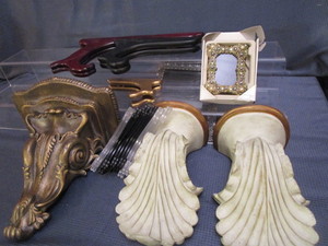 lot 220 image: Shelf Supports, Plate Stands