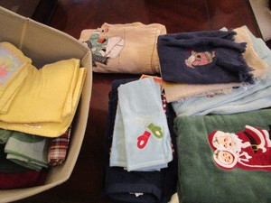 lot 221 image: Hand Towels - Holiday