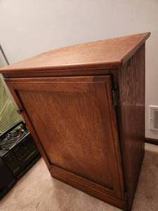 lot 15 image: Storage Cabinet