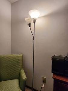 lot 30 image: Dual Shade Floor Lamp