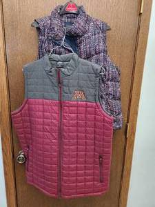 lot 86 image: Two Puffer Vests Lands End and University of Minnesota Size XL