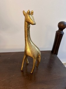lot 127 image: Mid-Century Retro Collectible Giraffe 9 Tall