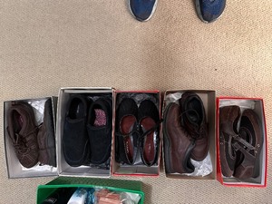 lot 92 image: Lot of 5 Pairs of Womens Shoes Size 6 - Aerosoles, Rockport, Lands End, Privo by Clark