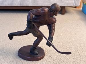 lot 115 image: Vintage To the Net Auction Production of Hockey Player #29