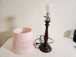 lot 154 image: Vintage Lamp