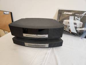 lot 158 image: Vintage Bose Wave Station Music Player