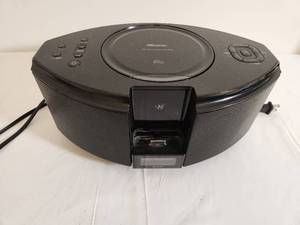 lot 206 image: Memorex CD Micro System for iPod