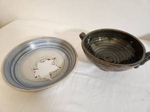 lot 246 image: Two Pottery Serving Bowls