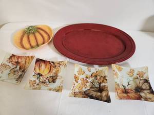 lot 249 image: Variety of Autumn Fall Thanksgiving Themed Serving Pieces