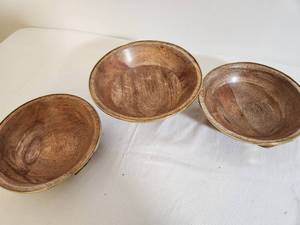 lot 254 image: Set of Wooden Salad Bowls