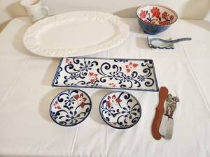 lot 258 image: Variety of Serving Pieces