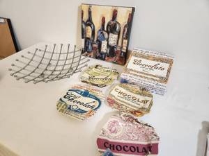 lot 283 image: Variety of Wine Themed AppetizerEntertaining Plates and Wall Art