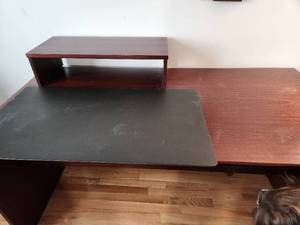 lot 292 image: Computer Office Desk in Excellent Condition with Monitor Stand and Desk Pad