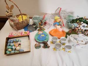 lot 339 image: Lot of Easter Decorations