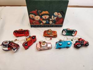 lot 391 image: Variety of Christmas Ornaments