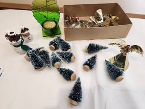 lot 393 image: Variety of Christmas Ornaments