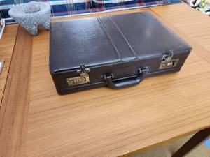 lot 364 image: Vintage Briefcase