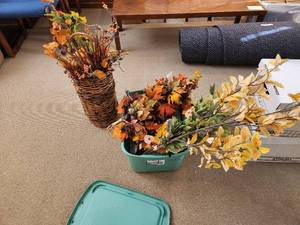 lot 365 image: Lot of Fall Floral Decorations