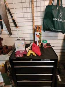 lot 463 image: Craftsman Tool Chest Rolling Cart with Tools inside and on