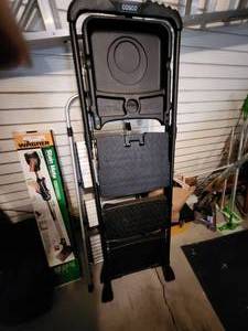 lot 465 image: Folding Black Step Stool