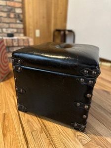 lot 163 image: Leather-like Side tableStorage Foot StoolBench 14.5x14.5