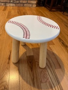 lot 172 image: Small Baseball Stool 11.5x10