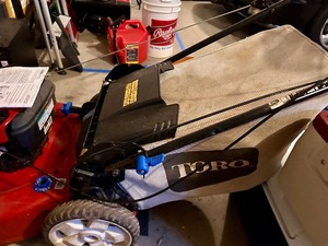 lot 455 image: Like New Toro 22 Recycler Self Propelling Lawn Mower with Smartstow