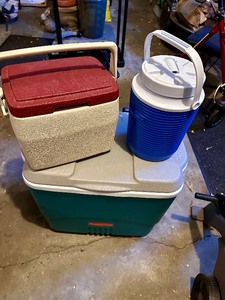 lot 456 image: Brand New Rubbermaid Anything Goes Rolling Cooler and Beverage Cooler