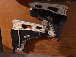 lot 420 image: Mens Bauer Ice Hockey Skates Size 9
