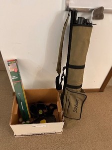lot 433 image: Lot of Golf Accessories - Putting Green, Golf Bag, Extendable Ball Retriever