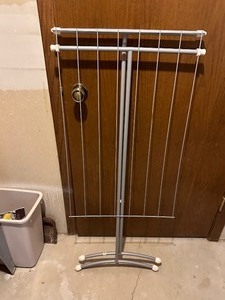 lot 408 image: Portable Indoor Drying Rack