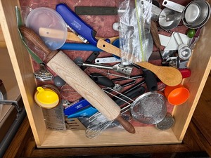 lot 186 image: Miscellaneous Kitchen Tools
