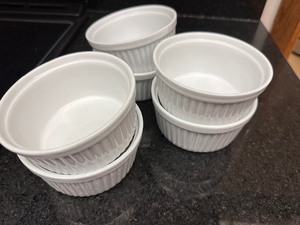 lot 192 image: Set of 6 Ramekin Dishses