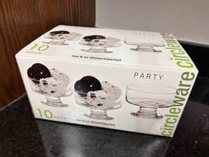 lot 226 image: Set of 10 8oz DessertParfait Party Dishes in Box