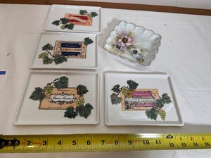 lot 350 image: Set of Cordon Bleu Bia French Champagne Label Plate Set and Hand Painted Dish
