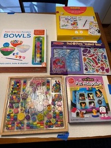 lot 307 image: Variety of New Art Kits