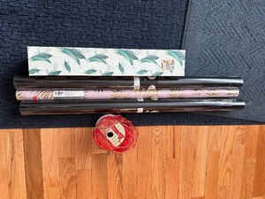 lot 319 image: Lot of New Gift Wrap