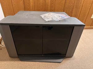 lot 330 image: Swivel TV Stand (Fits 27 Old Model TVs)
