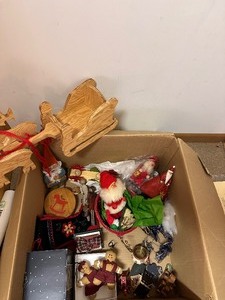 lot 381 image: Box of Vintage Scandinavian Themed Christmas Ornaments