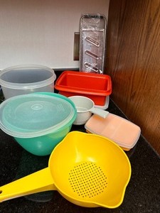 lot 266 image: Lot of Vintage Tupperware Pieces